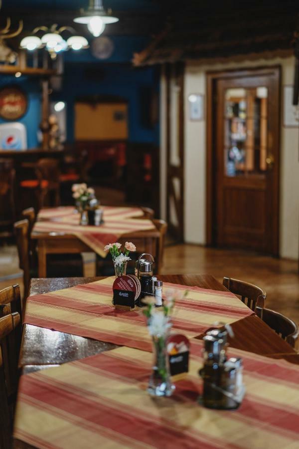 Javorník Hotel Taverna מראה חיצוני תמונה