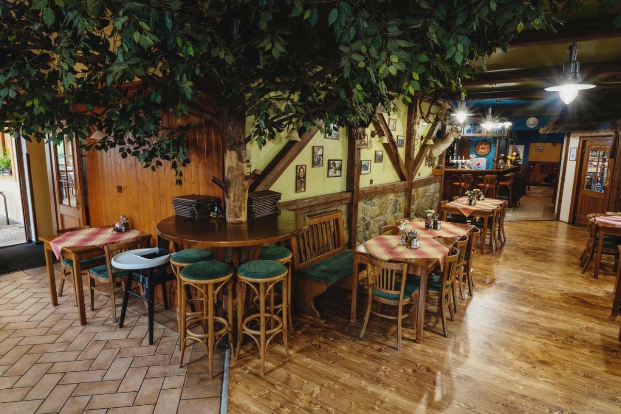 Javorník Hotel Taverna מראה חיצוני תמונה