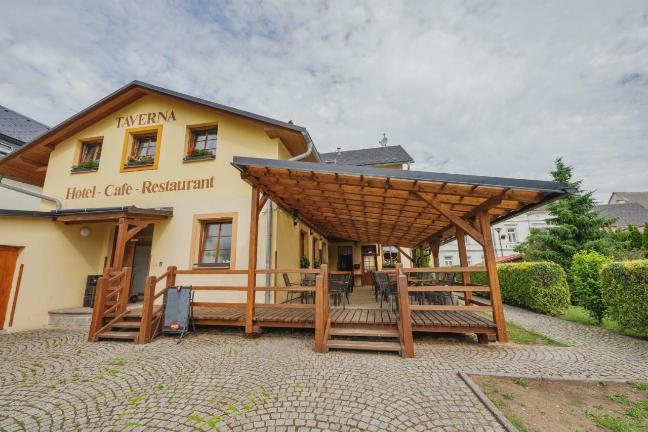 Javorník Hotel Taverna מראה חיצוני תמונה