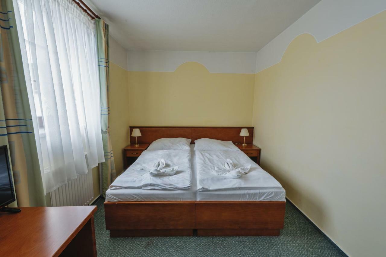 Javorník Hotel Taverna מראה חיצוני תמונה