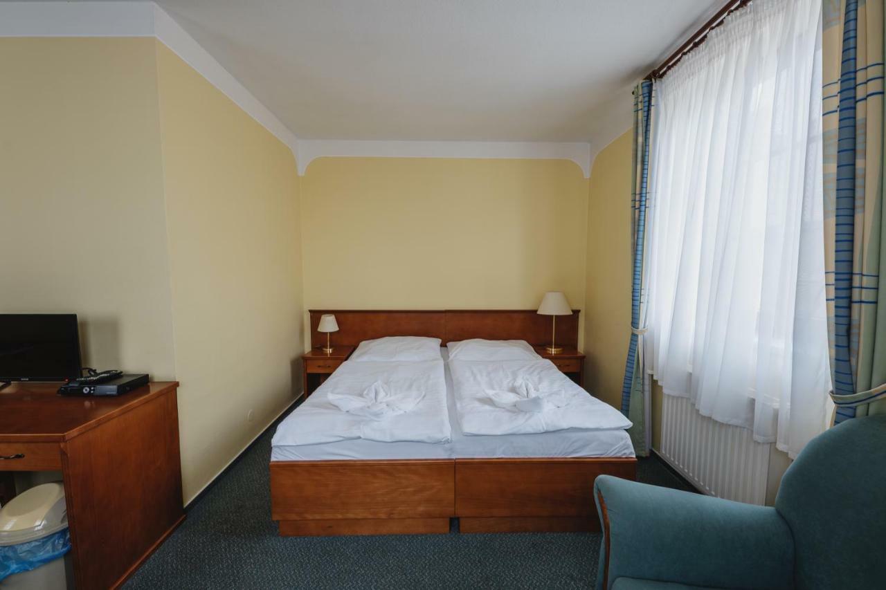 Javorník Hotel Taverna מראה חיצוני תמונה
