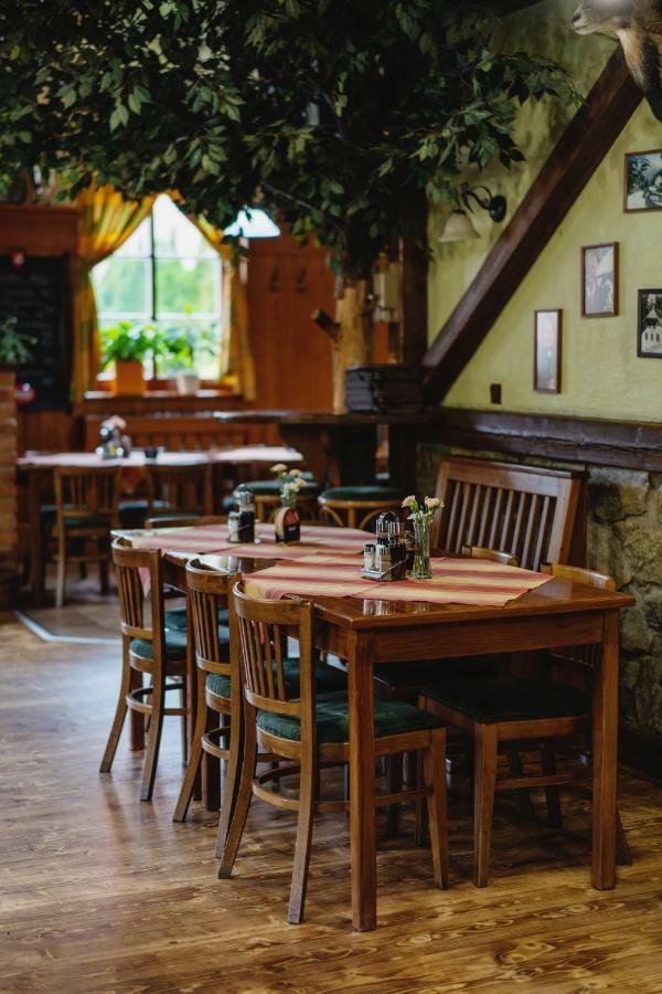 Javorník Hotel Taverna מראה חיצוני תמונה