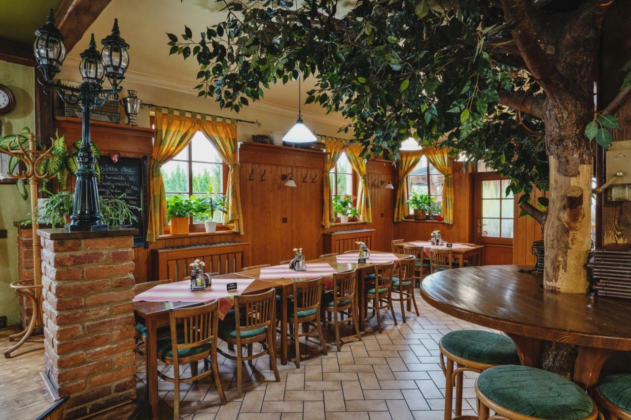 Javorník Hotel Taverna מראה חיצוני תמונה