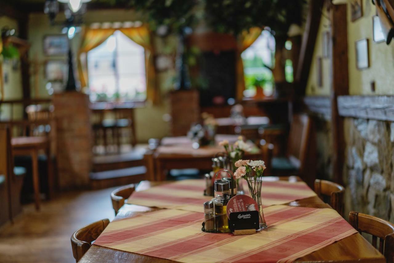 Javorník Hotel Taverna מראה חיצוני תמונה
