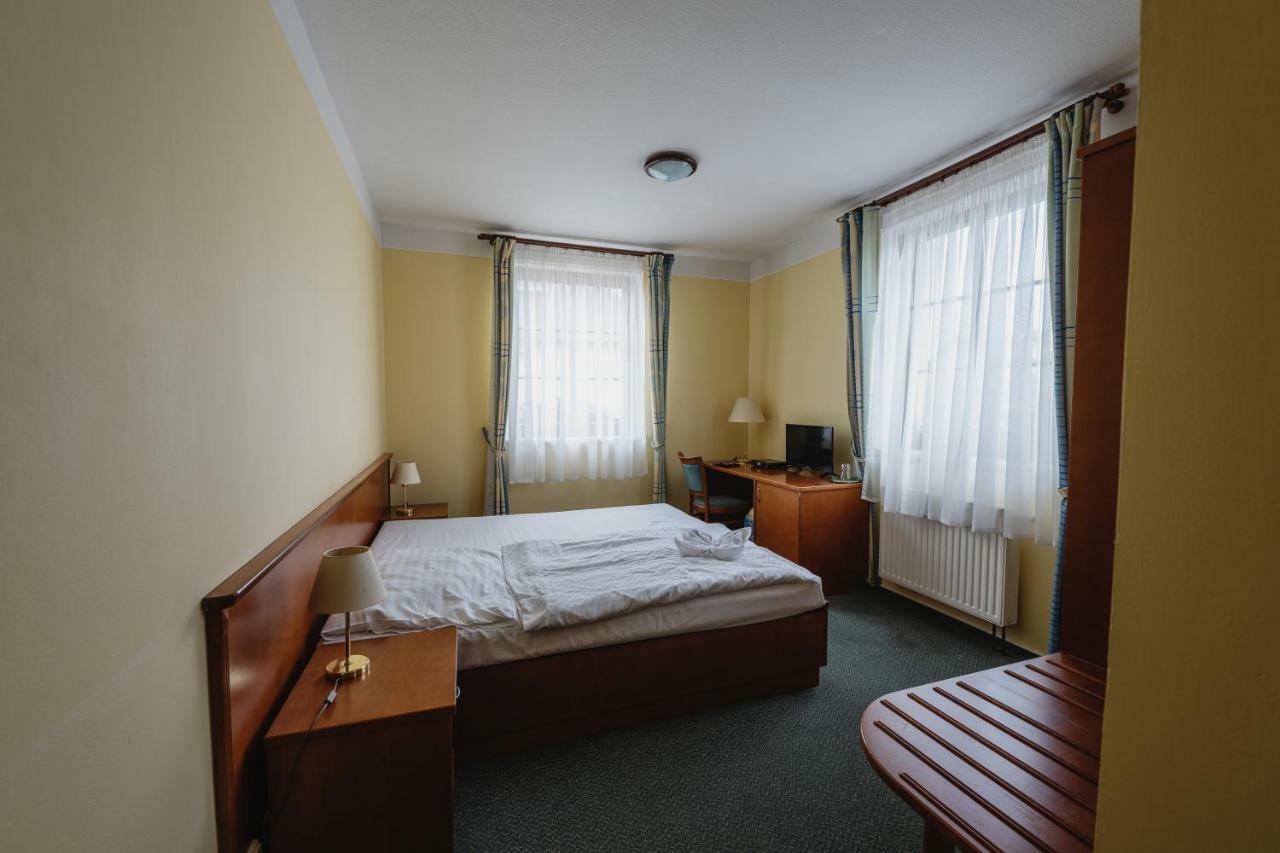 Javorník Hotel Taverna מראה חיצוני תמונה