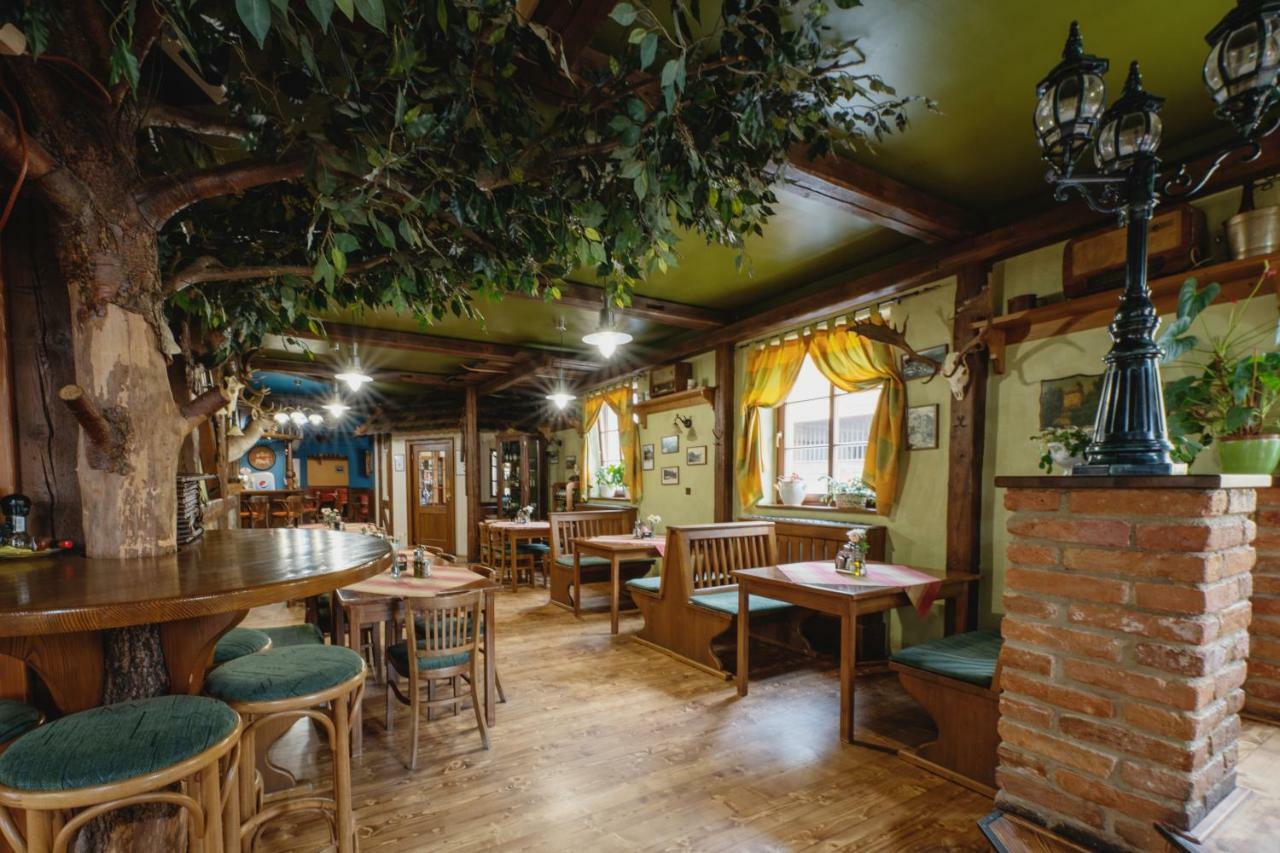 Javorník Hotel Taverna מראה חיצוני תמונה