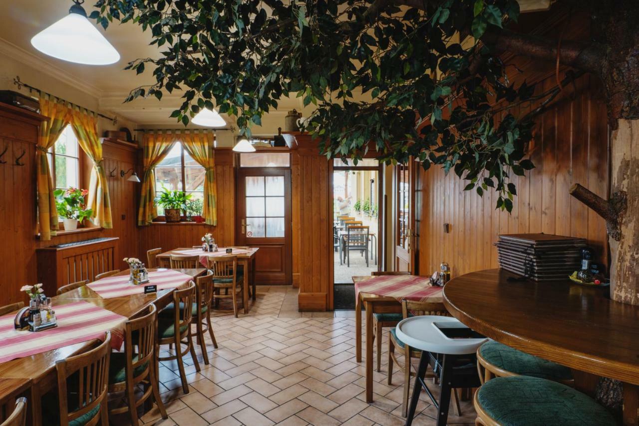 Javorník Hotel Taverna מראה חיצוני תמונה