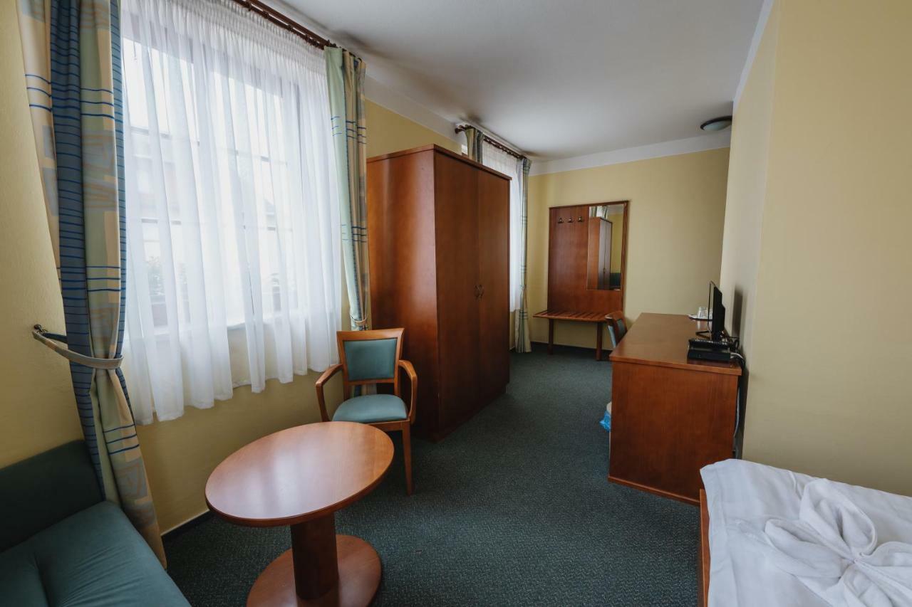 Javorník Hotel Taverna מראה חיצוני תמונה